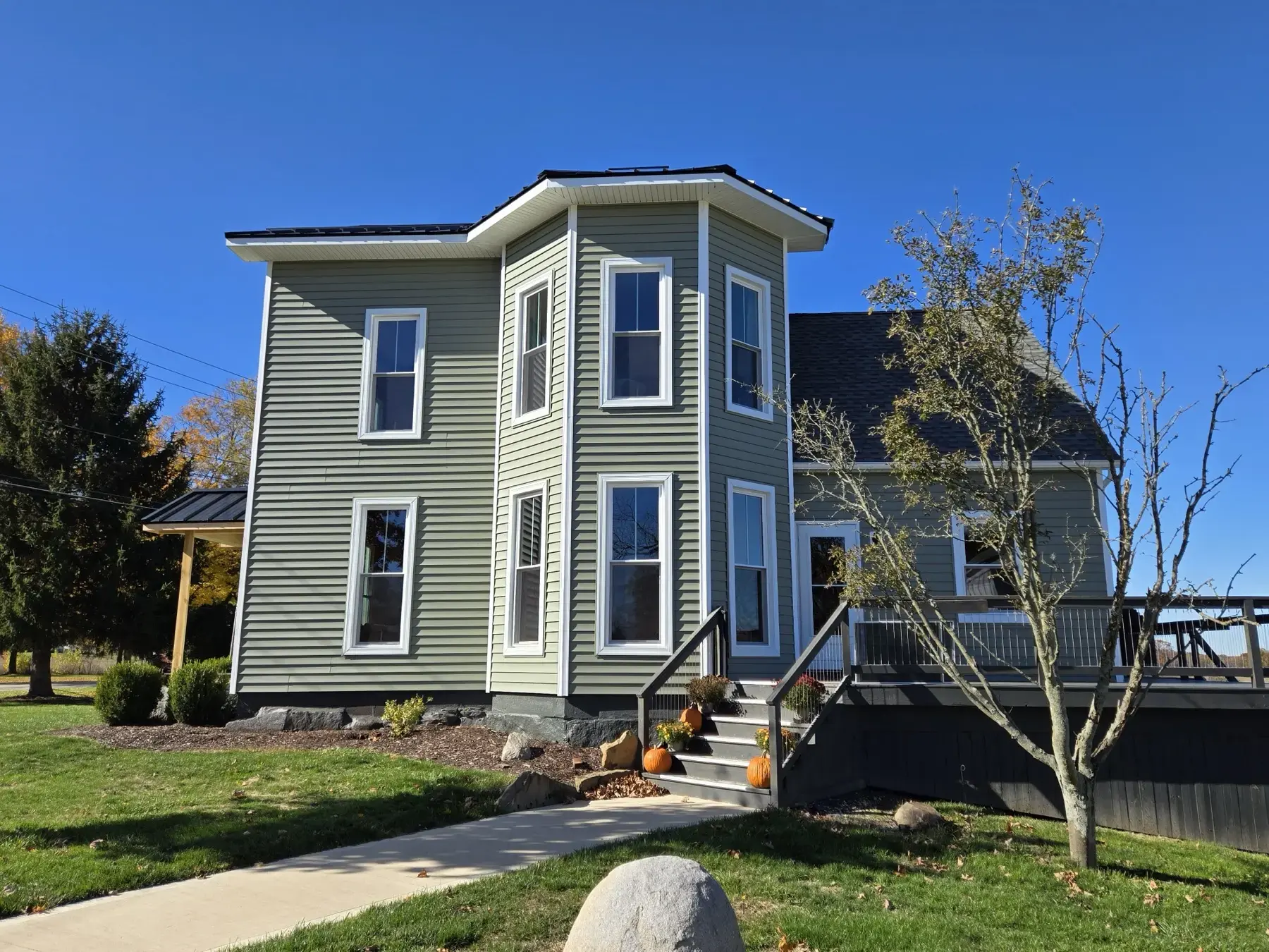 Replaced siding with Cedar Knolls Delux Vinyl in Rootstown by Biltmore Exteriors